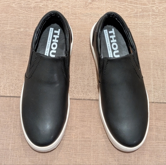 Thousand Fell Black Slip-On Women's Shoes Size 7